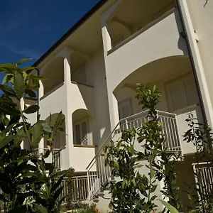 Aparthotel Tina