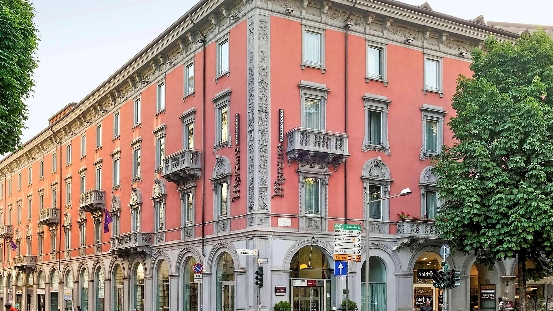 Mercure Bergamo Centro Palazzo Dolci 4*,